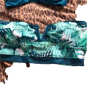 𝅺Mossimo XL green floral bikini top slightly padded push up with underwire